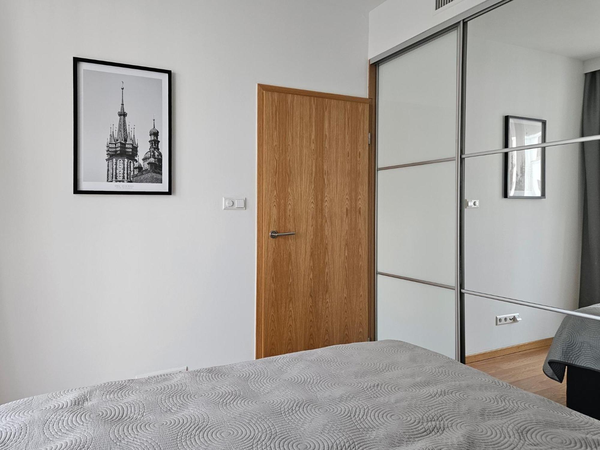 Old Town Plaza Apartment Красков Екстериор снимка